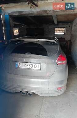 Хэтчбек Ford Focus 2015 в 