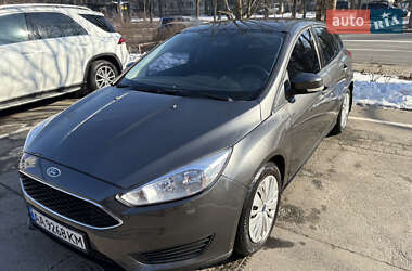 Хэтчбек Ford Focus 2015 в 