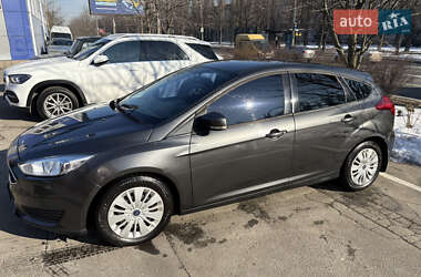 Хэтчбек Ford Focus 2015 в 