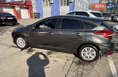 Хэтчбек Ford Focus 2015 в 