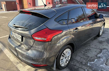 Хэтчбек Ford Focus 2015 в 