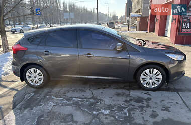Хэтчбек Ford Focus 2015 в 