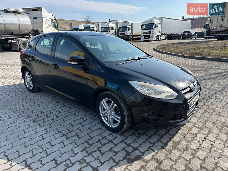 Хетчбек Ford Focus 2011 в 