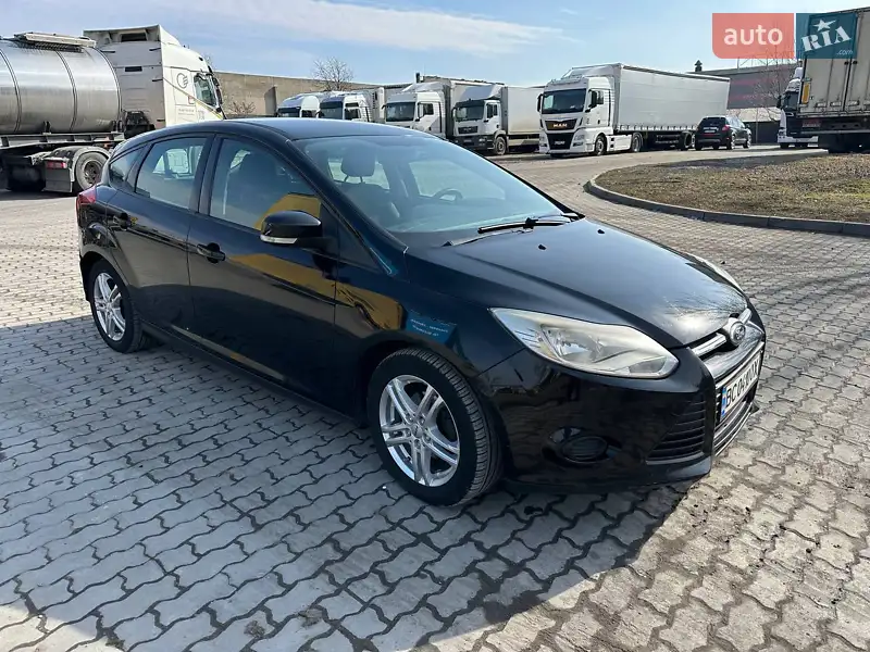 Хетчбек Ford Focus 2011 в 