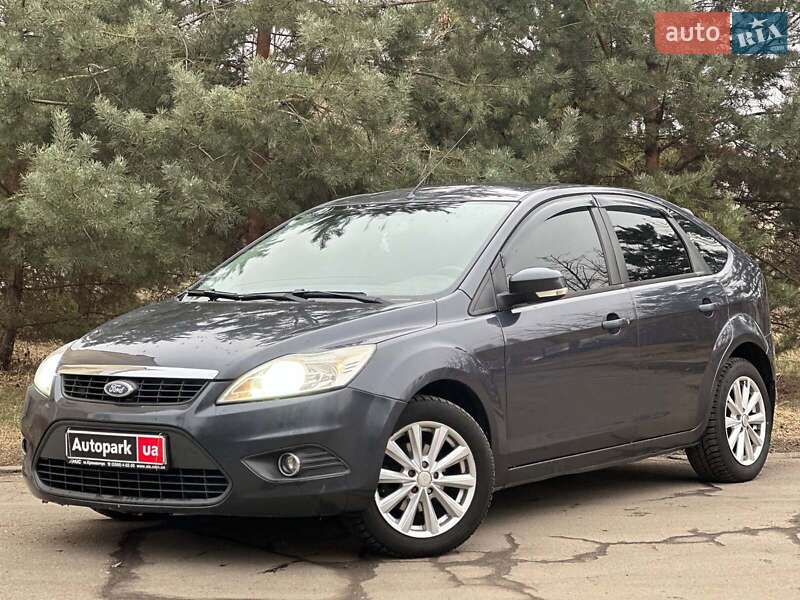 Хетчбек Ford Focus 2011 в 