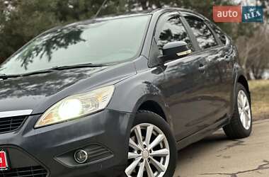 Хетчбек Ford Focus 2011 в 