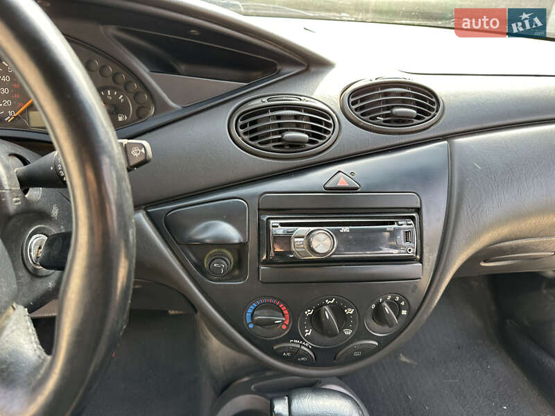 Седан Ford Focus 2001 в Херсоне