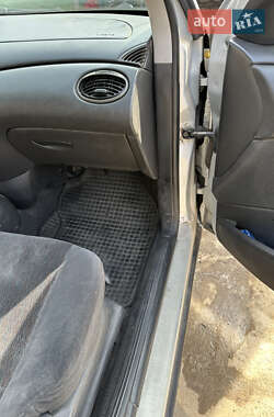 Седан Ford Focus 2001 в 