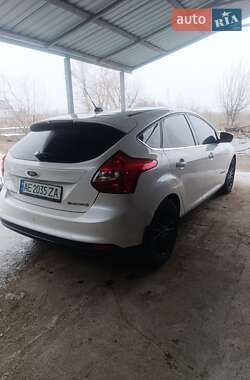 Хэтчбек Ford Focus 2013 в 