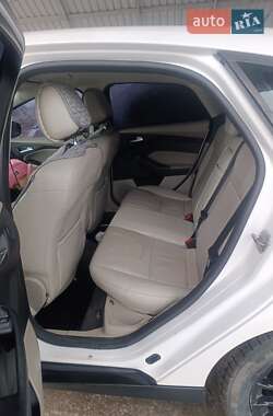 Хэтчбек Ford Focus 2013 в 