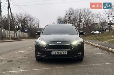 Седан Ford Focus 2015 в 