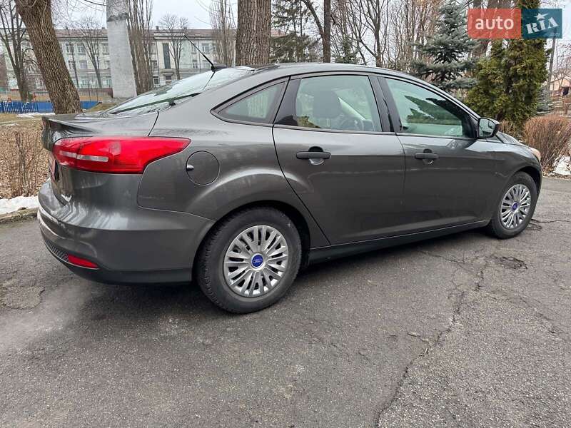 Седан Ford Focus 2017 в Киеве