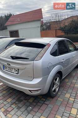 Хэтчбек Ford Focus 2010 в 