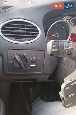 Универсал Ford Focus 2010 в 