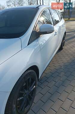 Универсал Ford Focus 2014 в 