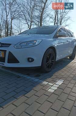 Универсал Ford Focus 2014 в 