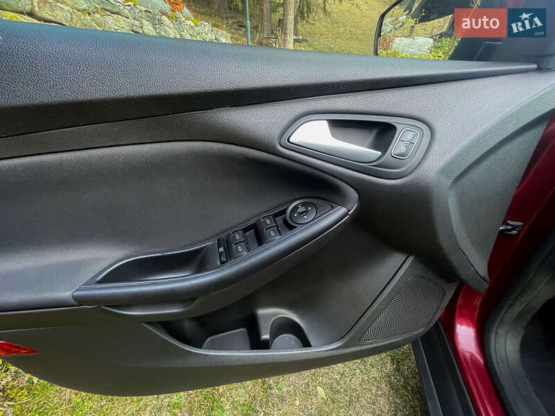 Хэтчбек Ford Focus 2016 в Киеве фото 16 Хэтчбек Ford Focus 2016 в Киеве