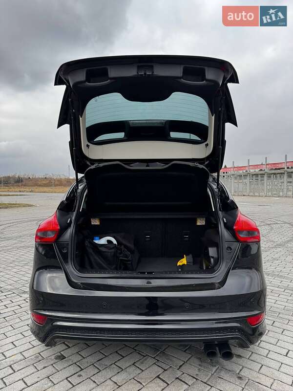 Хэтчбек Ford Focus 2015 в Львове