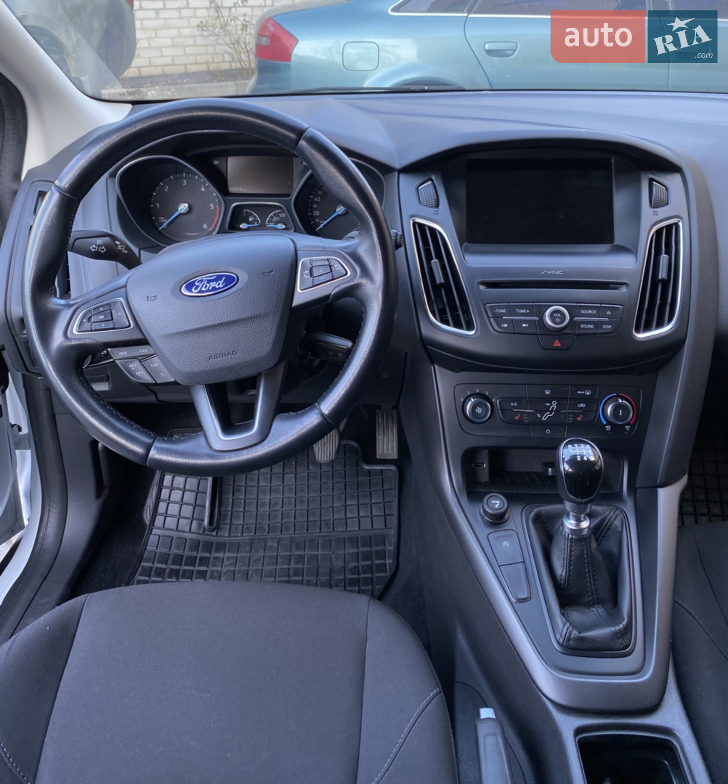 2017 Ford Focus - мініатюра 16