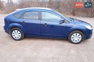 Хэтчбек Ford Focus 2010 в 
