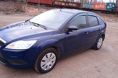 Хэтчбек Ford Focus 2010 в 