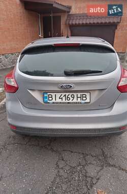 Хэтчбек Ford Focus 2013 в 