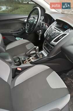 Хэтчбек Ford Focus 2013 в 