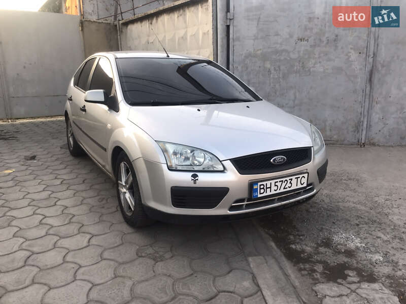 Хэтчбек Ford Focus 2006 в 