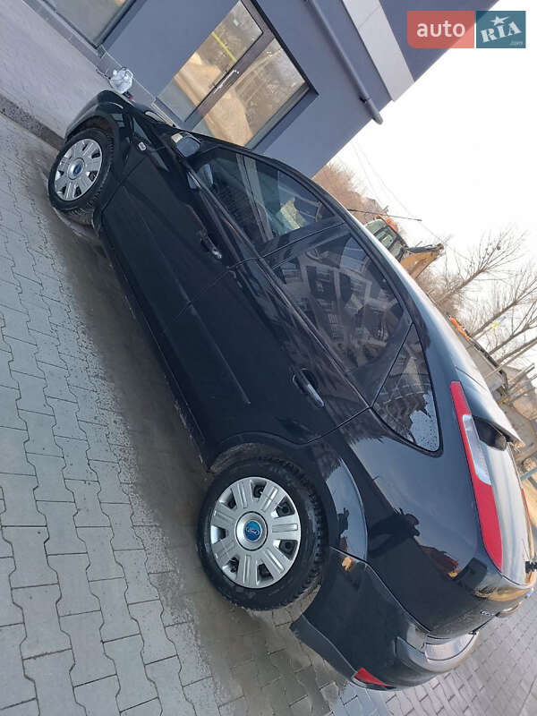 Хэтчбек Ford Focus 2007 в Загвоздье