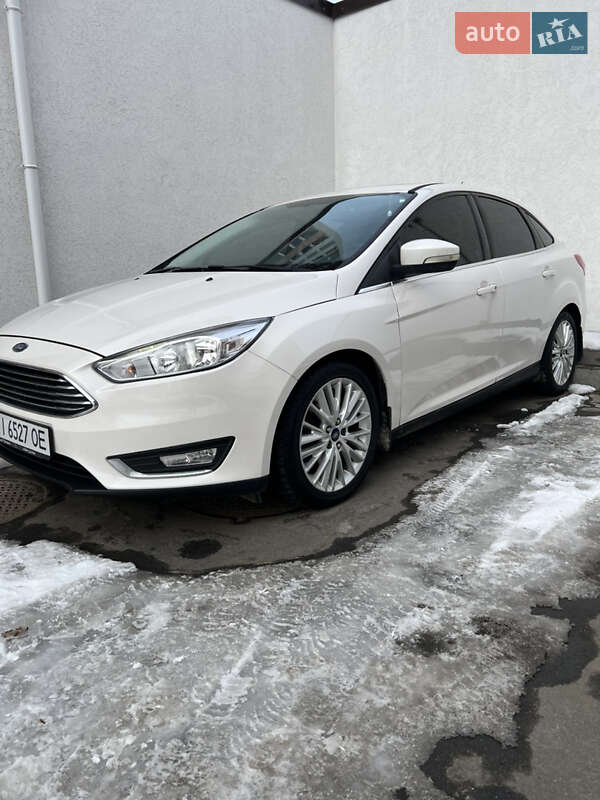 Седан Ford Focus 2015 в Корнине