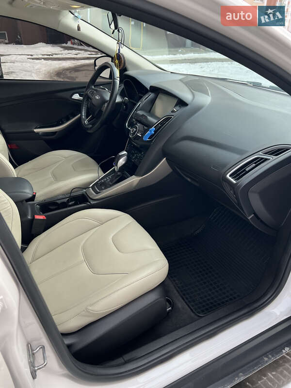Седан Ford Focus 2015 в Корнине