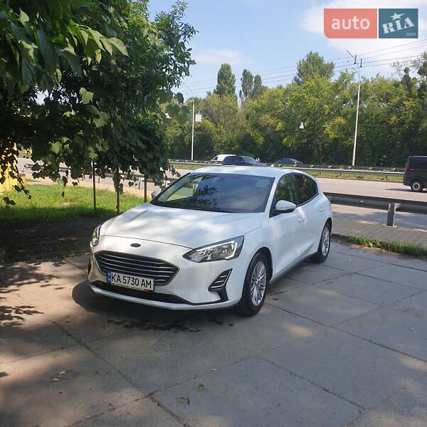 Хэтчбек Ford Focus 2019 в 