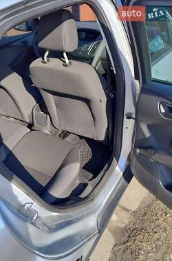 Хэтчбек Ford Focus 2014 в 