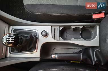 Хэтчбек Ford Focus 2011 в 