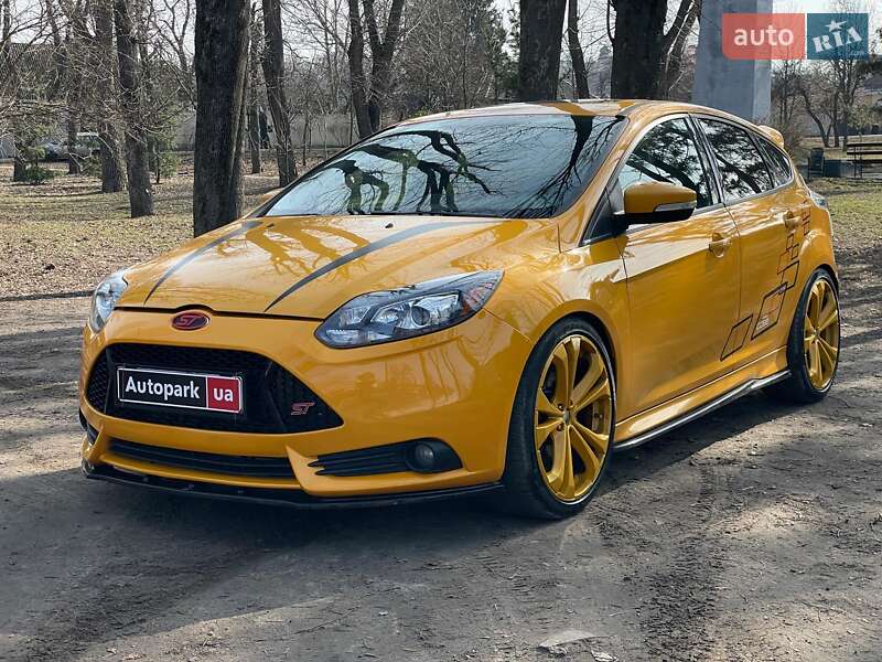 Хэтчбек Ford Focus 2013 в Киеве