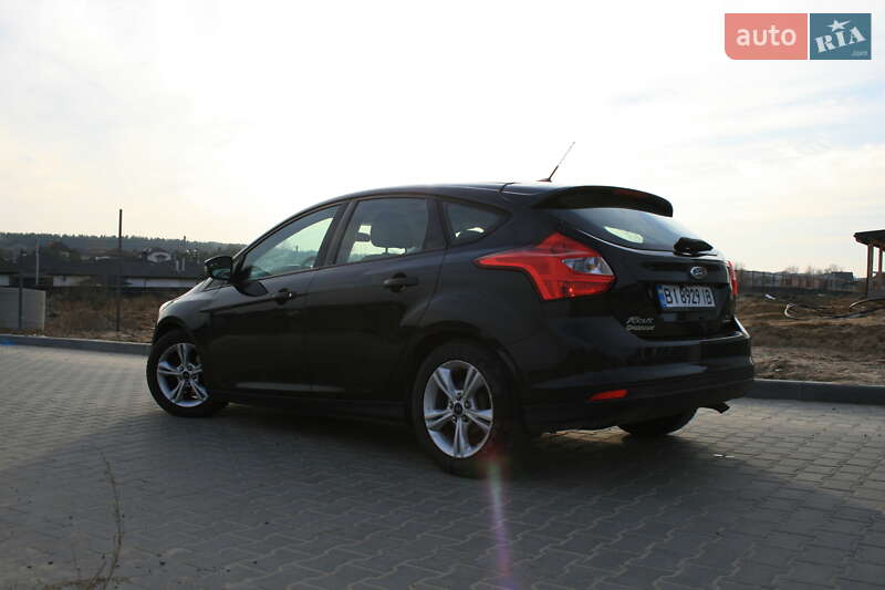 Хэтчбек Ford Focus 2014 в Киеве фото Хэтчбек Ford Focus 2014 в Киеве