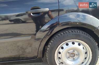 Хэтчбек Ford Focus 2005 в 
