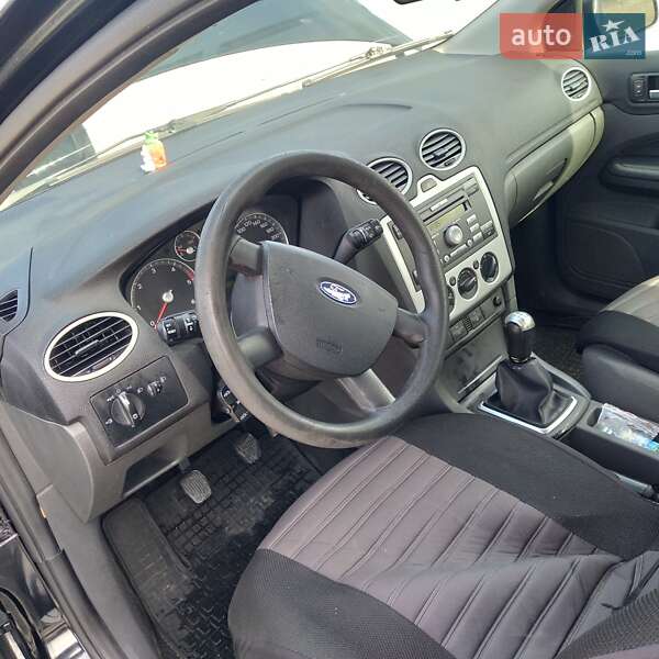 Хэтчбек Ford Focus 2005 в Каменец-Подольском