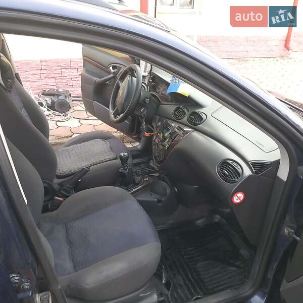 Універсал Ford Focus 2001 в Новоселиці