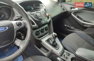 Хэтчбек Ford Focus 2014 в 