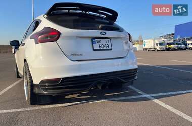Хетчбек Ford Focus 2016 в Рівному