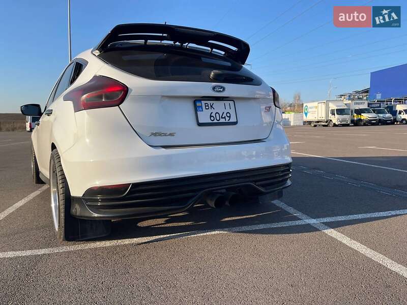 Хэтчбек Ford Focus 2016 в Ровно фото 8 Хэтчбек Ford Focus 2016 в Ровно