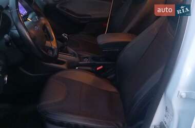 Хэтчбек Ford Focus 2013 в 