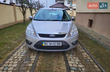 Хэтчбек Ford Focus 2011 в 