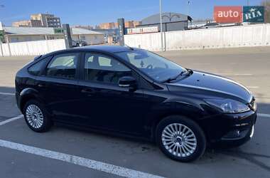 Хэтчбек Ford Focus 2010 в 