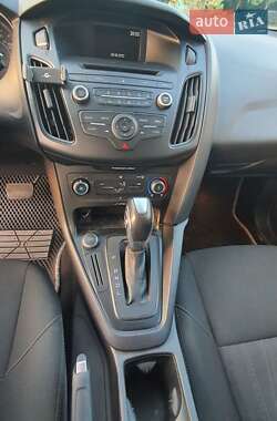 Хэтчбек Ford Focus 2015 в 