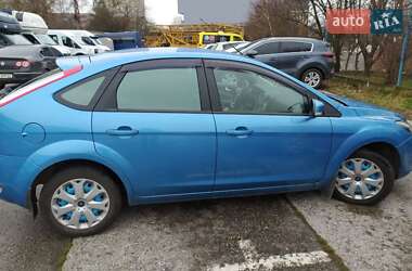 Хэтчбек Ford Focus 2010 в 