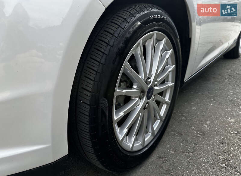 Хэтчбек Ford Focus 2013 в Киеве фото 5 Хэтчбек Ford Focus 2013 в Киеве