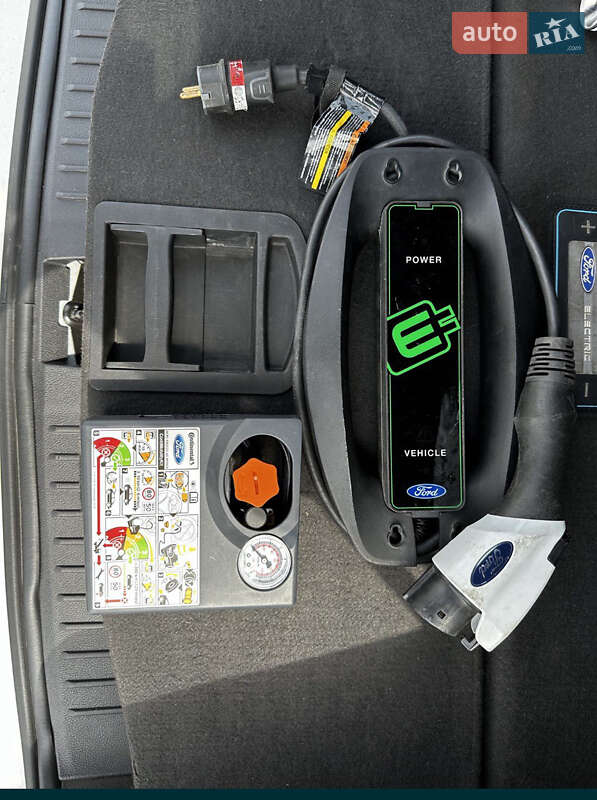 Хэтчбек Ford Focus 2013 в Киеве фото 11 Хэтчбек Ford Focus 2013 в Киеве