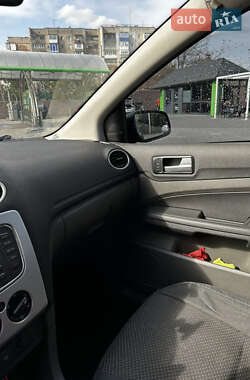 Хэтчбек Ford Focus 2007 в 